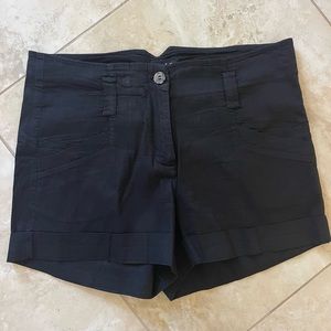 Theory Linen Blend shorts (62% Linen) worn minimally